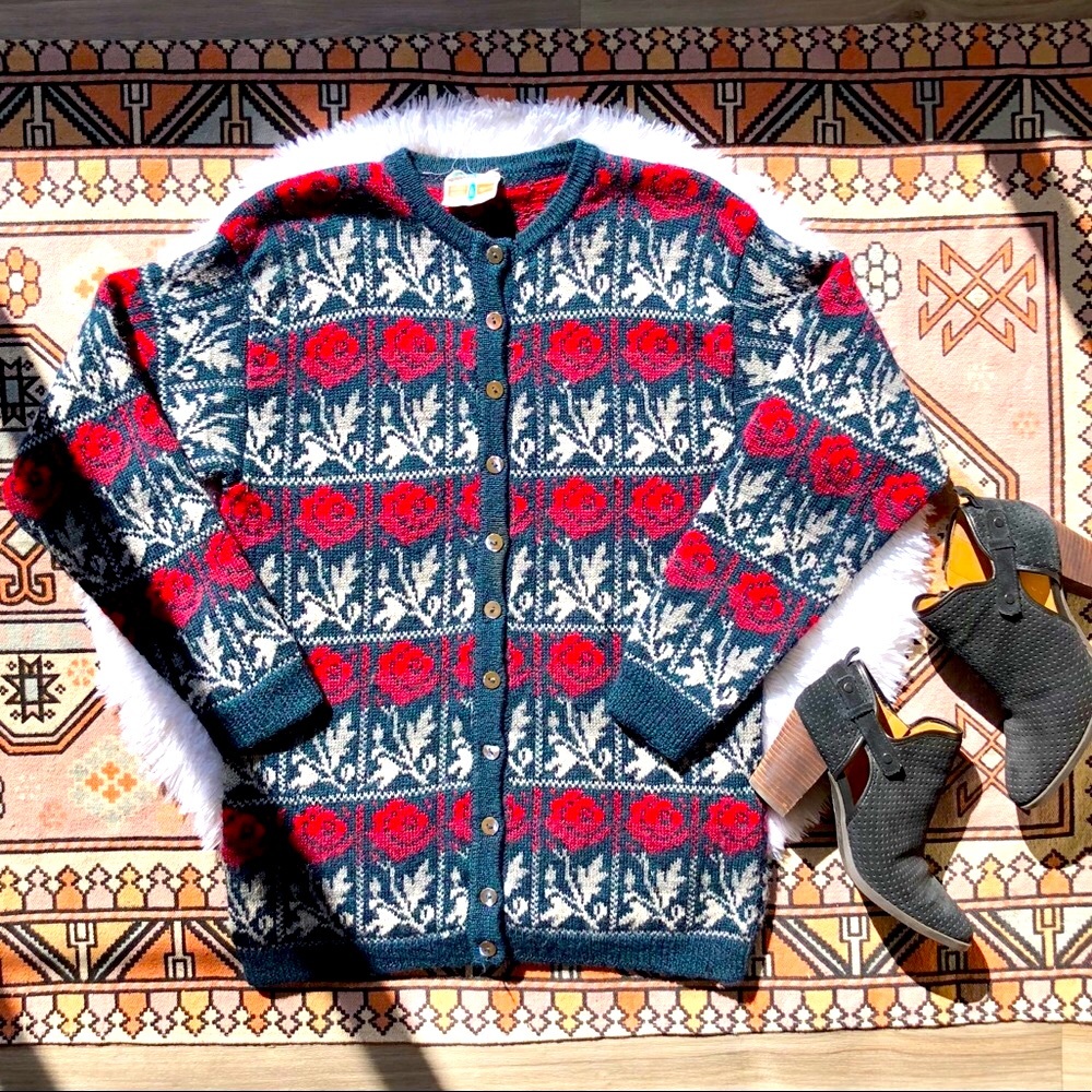 Vintage wool sweater 🌹 Beautiful winter sweater